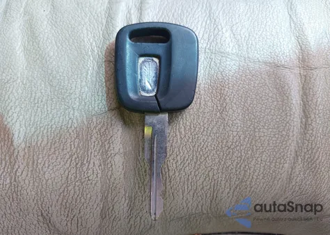 2000 Lincoln Continental z USA, uszkodzony, nr VIN 1LNHM97V0YY840446